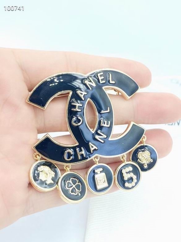 Chanel Brooch 337